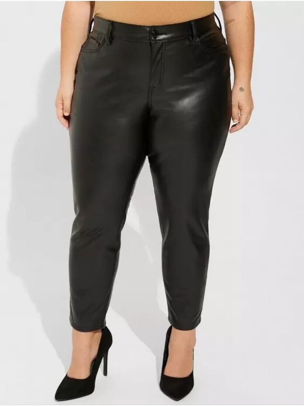 28 S • Torrid • Perfect Skinny Faux Leather Mid Rise Pant